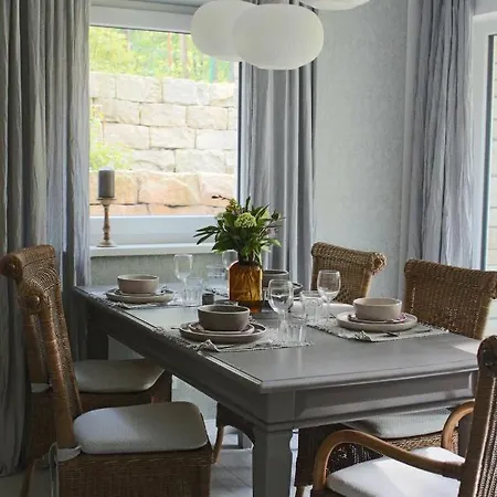 Moderne Im Skandinavischen Stil Am Waldrand Daire