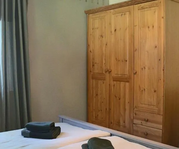 Moderne Im Skandinavischen Stil Am Waldrand Lägenhet