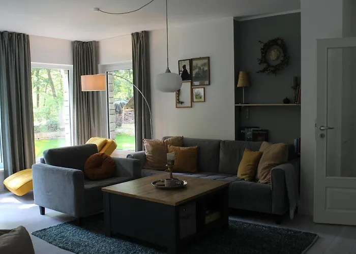 Moderne Im Skandinavischen Stil Am Waldrand *